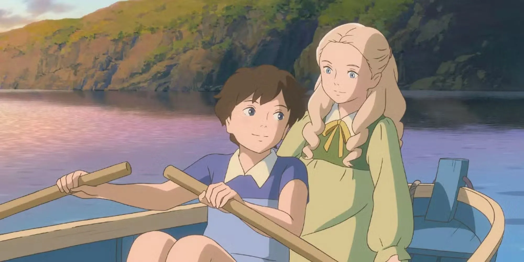 Anna và Marnie mỉm cười bên cửa sổ trong phim Ghibli Khi Marnie Ở Đó, thể hiện tình bạn sâu sắc