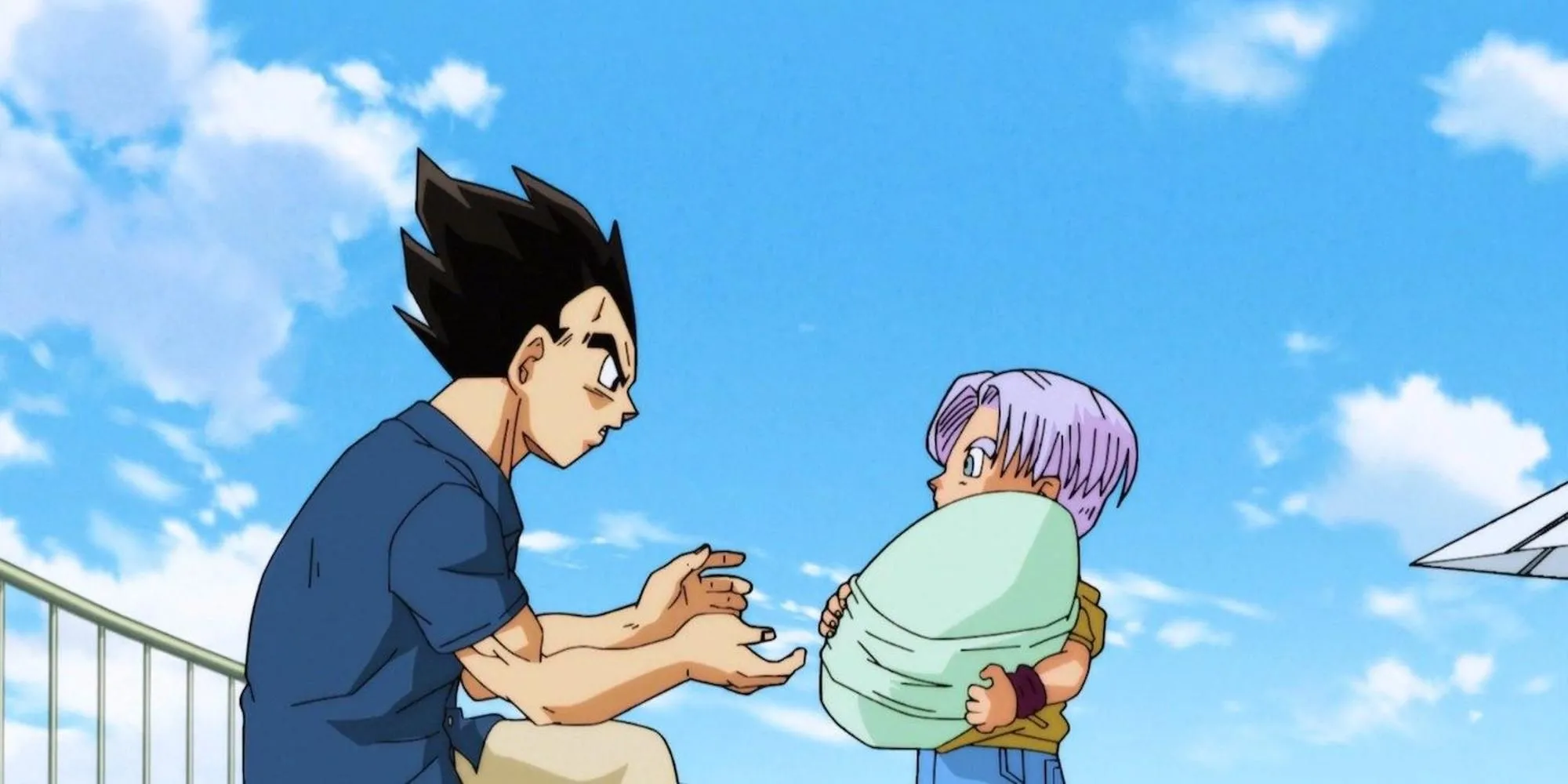 Hoàng tử Saiyan Vegeta nhẹ nhàng bế con gái Bulla