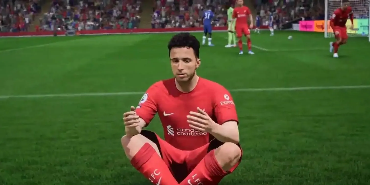 Cầu thủ Diogo Jota của Liverpool thực hiện pha ăn mừng đặc trưng sau khi ghi bàn trong FIFA 23, tri ân anh trong cộng đồng game thủ.